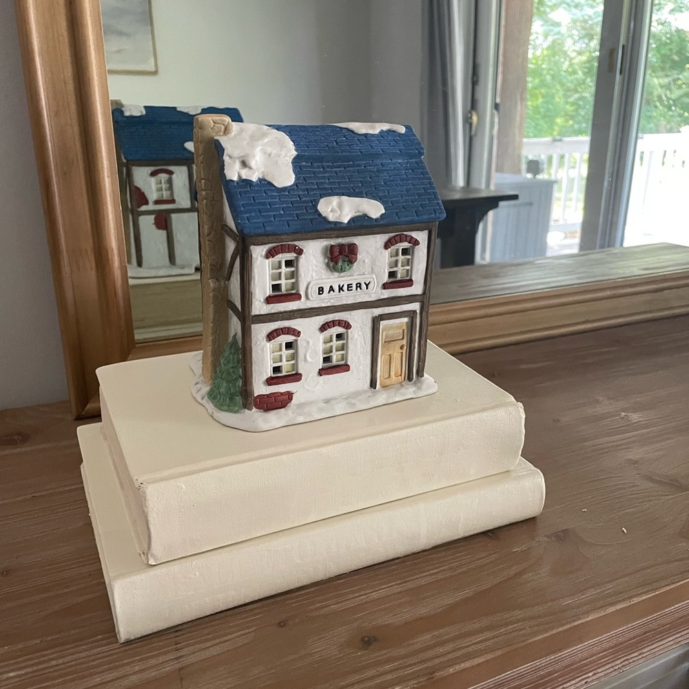 Charming Ceramic Bakery House Decor